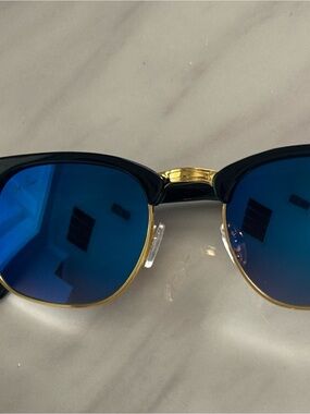 Ray-Ban Black & Gold Clubmaster Sunglasses With Blue Mirror lenses.Sunglass Case